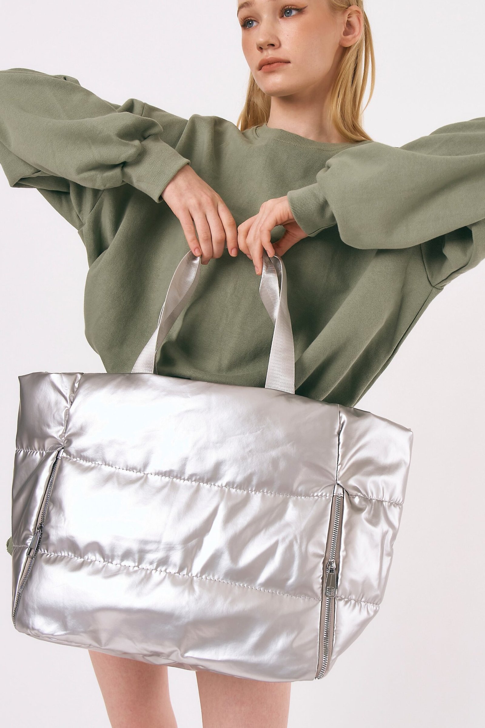 OversizedQuiltedTote_05.jpg